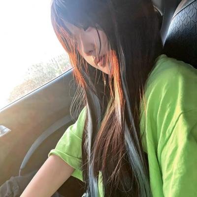 她比烟花寂寞